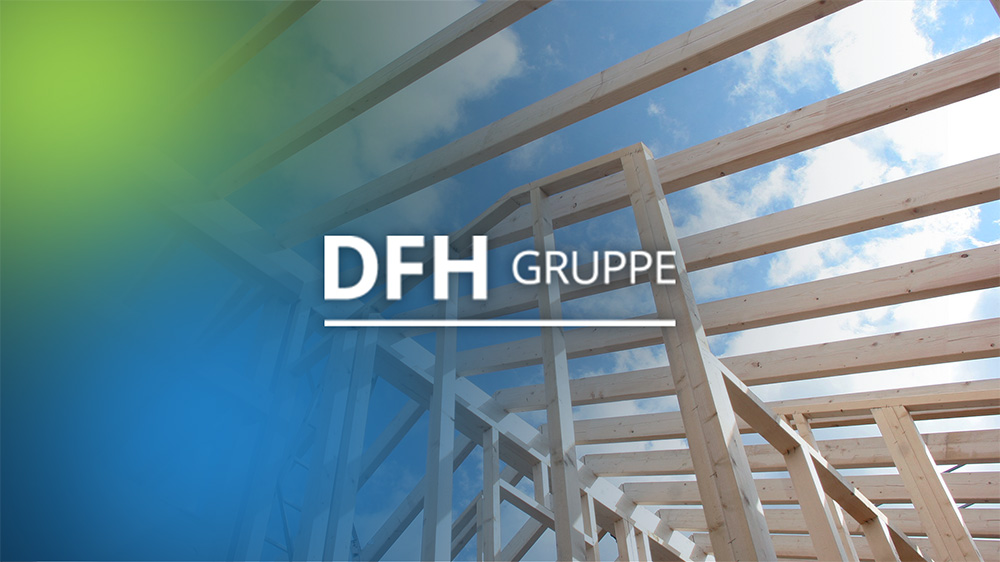 Das Bild zeigt das Logo der DFH Gruppe sowie das Gerüst eines Fertighauses der DFH Gruppe zur Success Story "Process Mining zur Optimierung der Prozesse im Kundendienst"