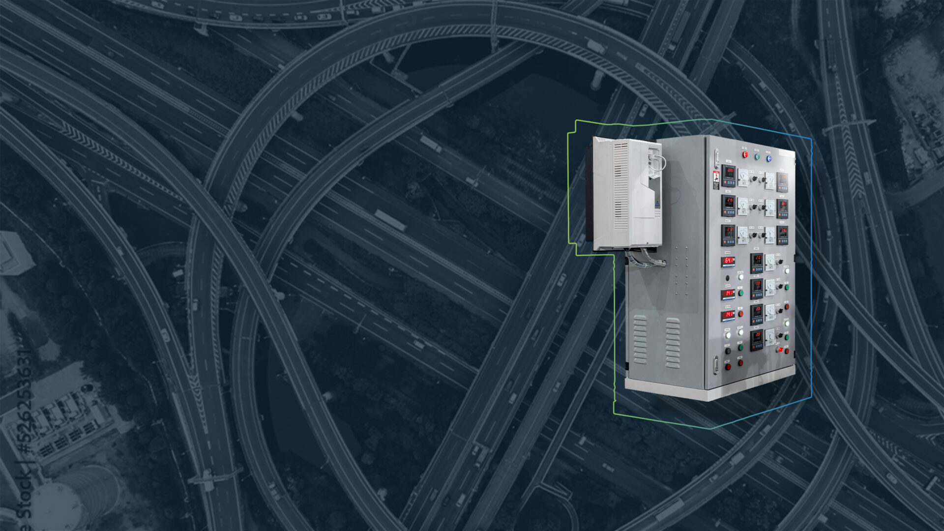 Headerbild zur Seite "Supply Chain Control Tower": zeigt ein Control-Tower-Modul im Vordergrund und ein Straßennetz von oben im Hintergrund