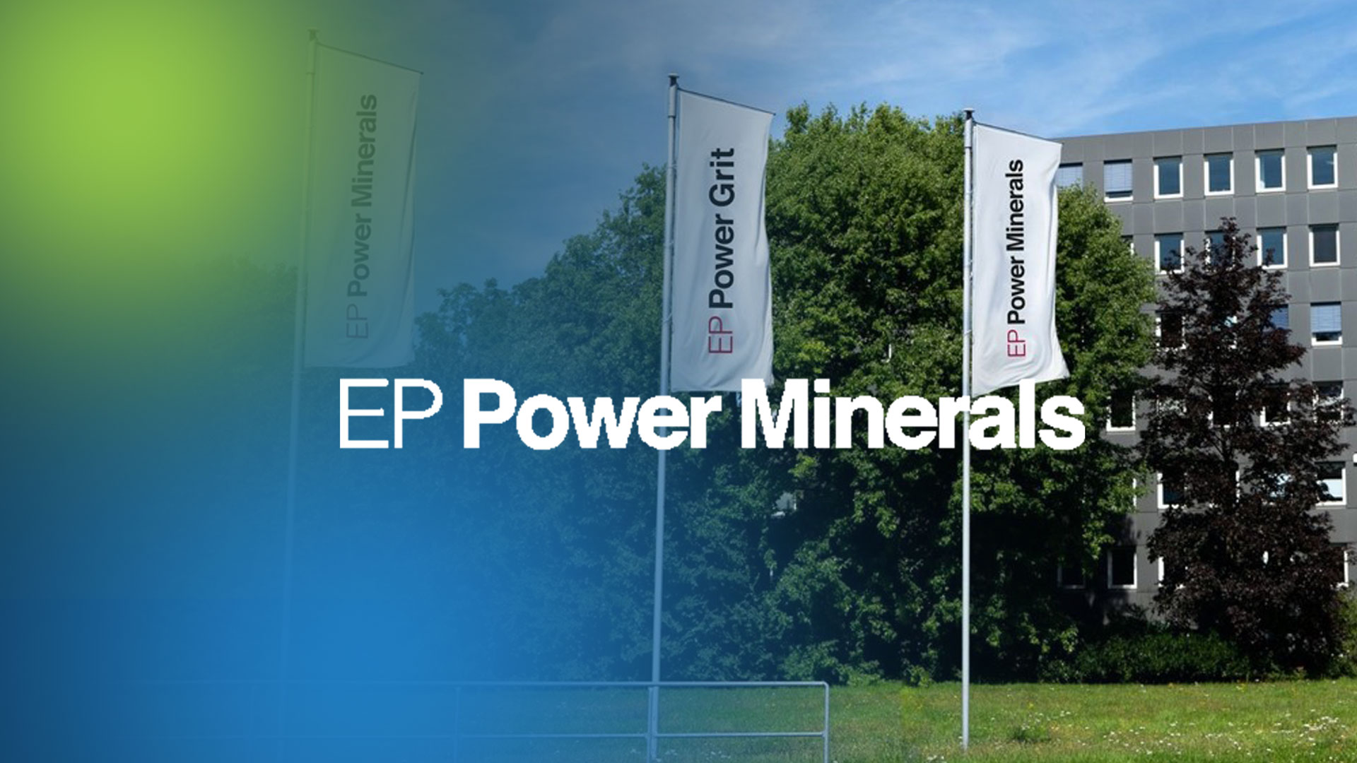 Das Bild zeigt das Logo von EP Power Minerals sowie Fahnen auf dem Gelände von EP Power Minerals zur Success Story zur Prozessberatung in Vorbereitung zu SAP S/4 HANA.